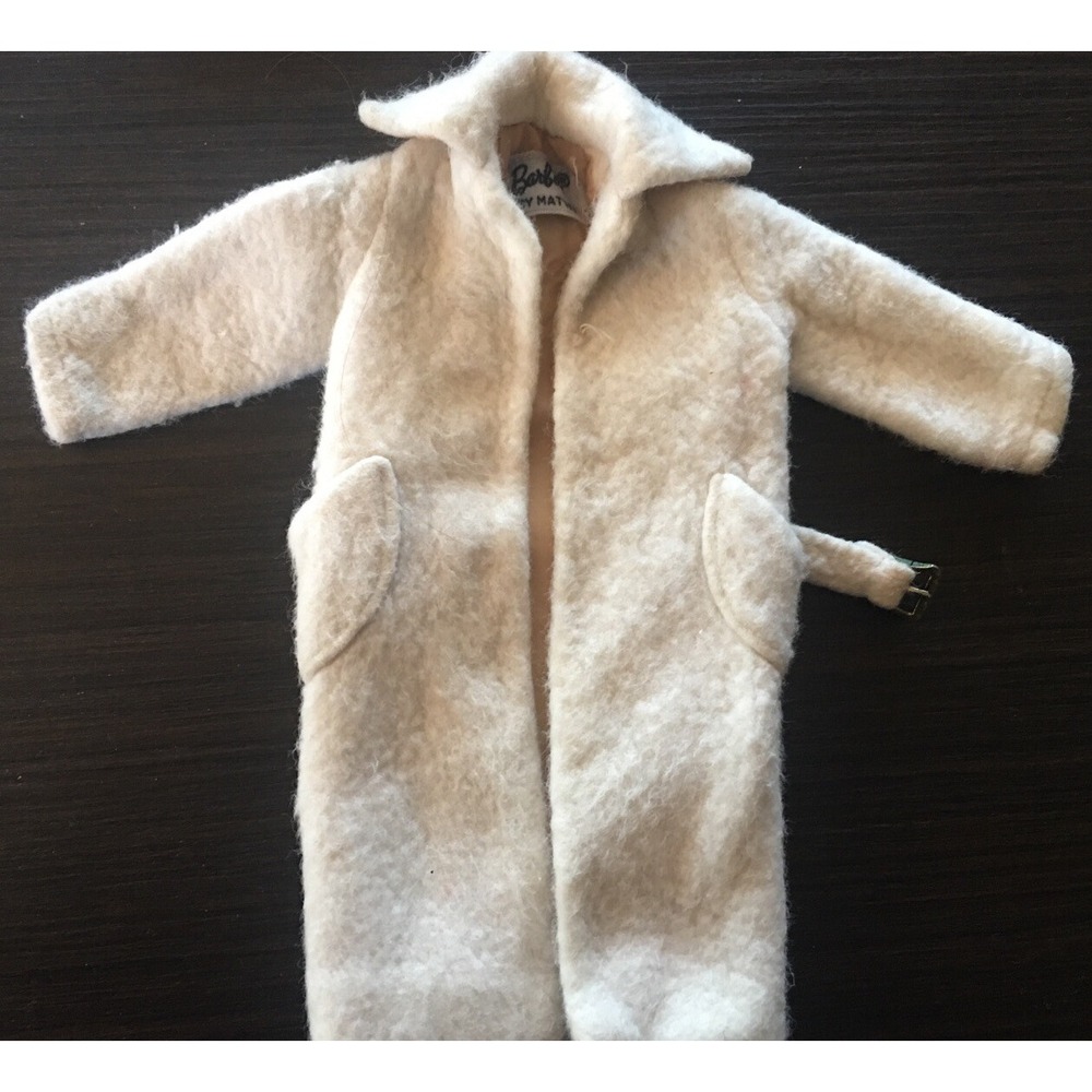 Vintage Barbie Peachy Fleecy #915 Cream felt Coat w/Belt, Buckle & Original Tag